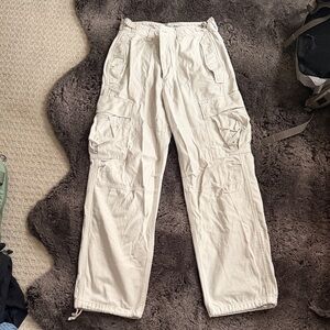 Aritzia Women's Cream Cargo Pants